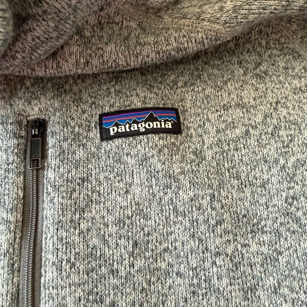 Patagonia Men's Heathered Gray Zip-Up Sweater - Picture 3 of 4